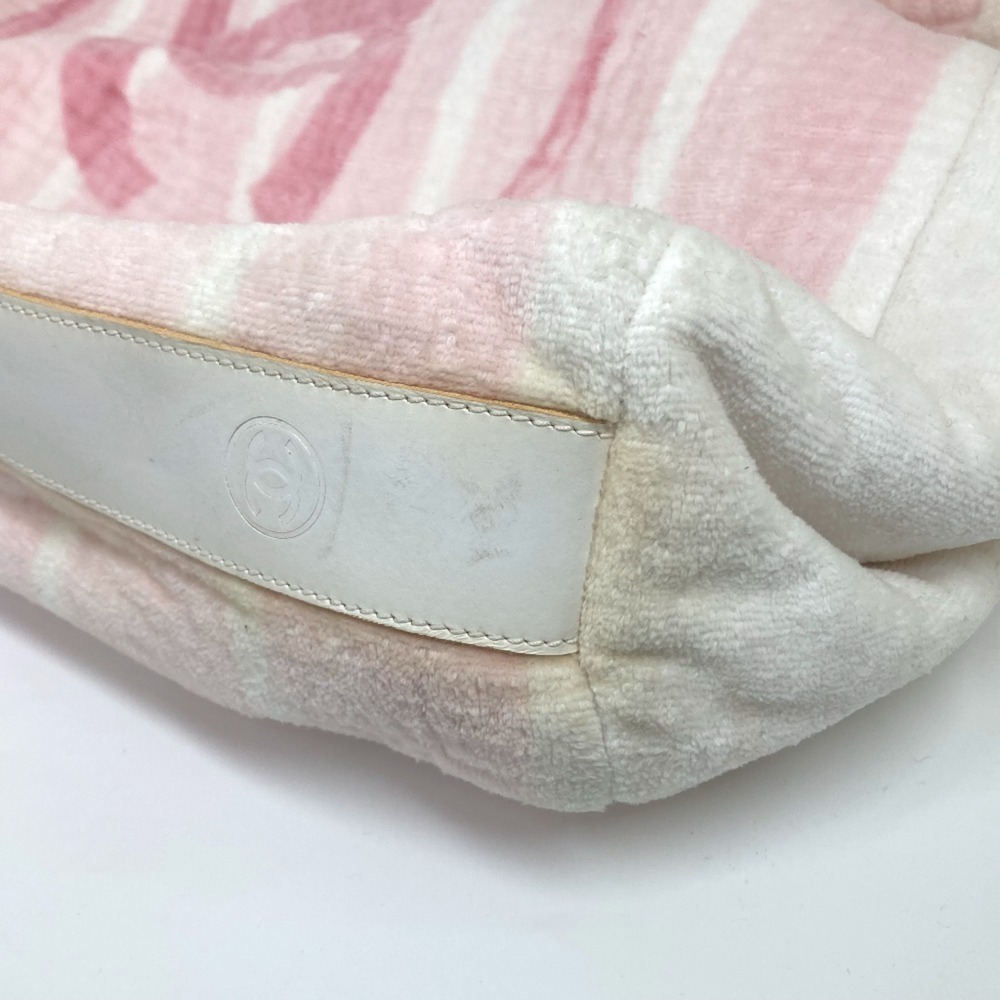 CHANEL Pink Shoulder Bag - Picture 9 of 16